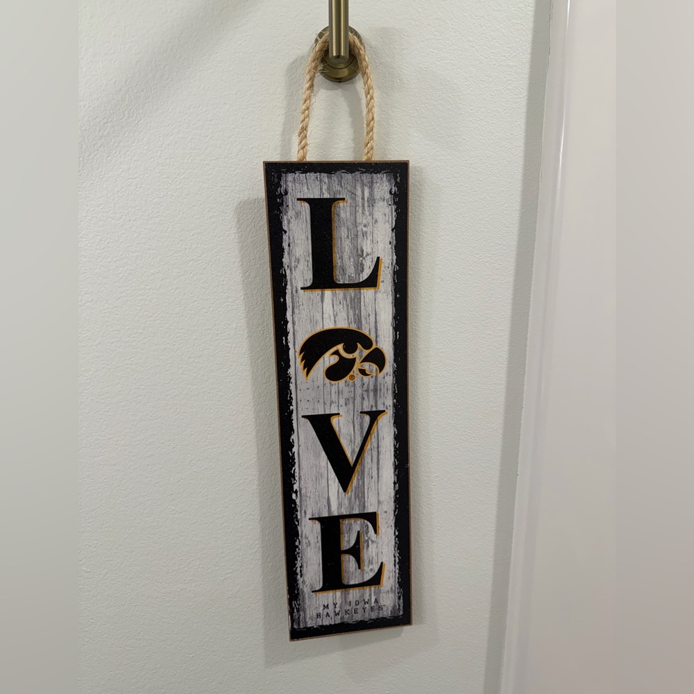 NWT Iowa Hawkeye LOVE Wall Decor
